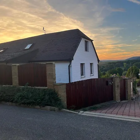 Dum U Trech Kocek-podkrovi Homestay *